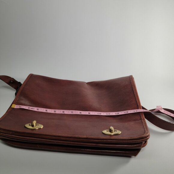 Vintage Brown Italian Leather Messenger Bag Swivel Clasp - Picture 4 of 16